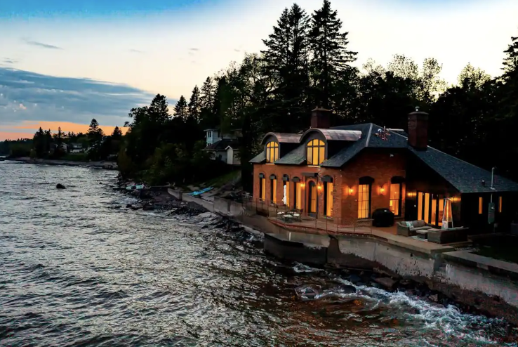 Airbnb listing for a cabin elopement in Duluth, Minnesota