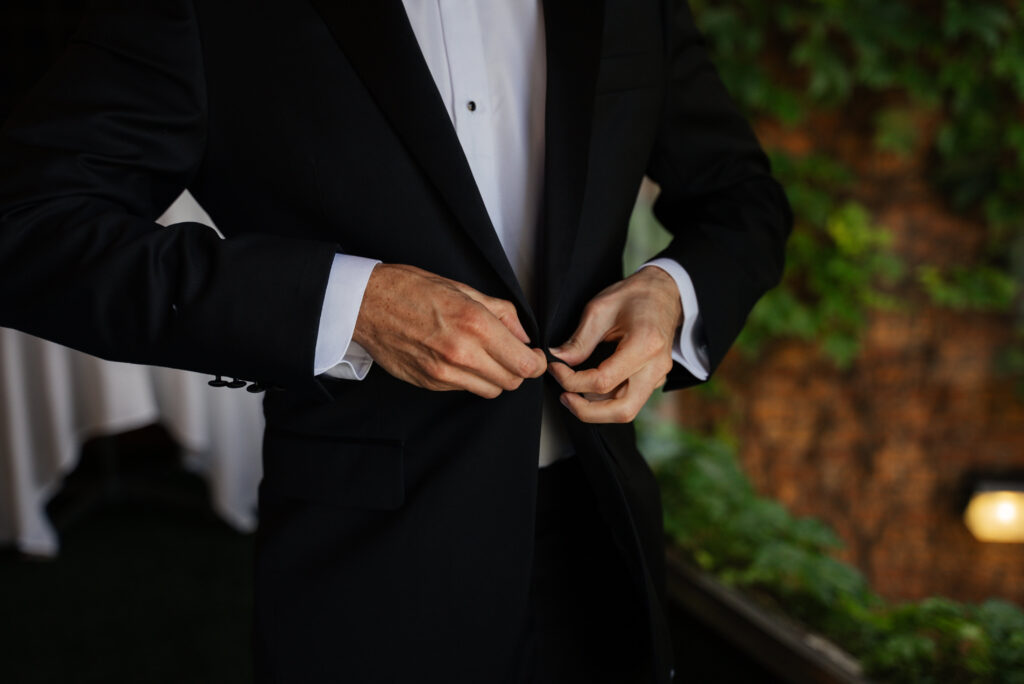 Saint Paul Town and Country Club wedding featuring the Saint Andrews room