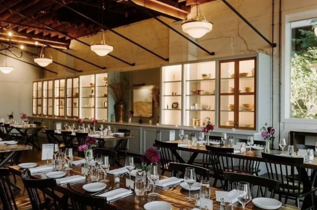 The Lynhall, a micro-wedding venue in Minneapolis, Minnesota, featuring the Ambleside Room