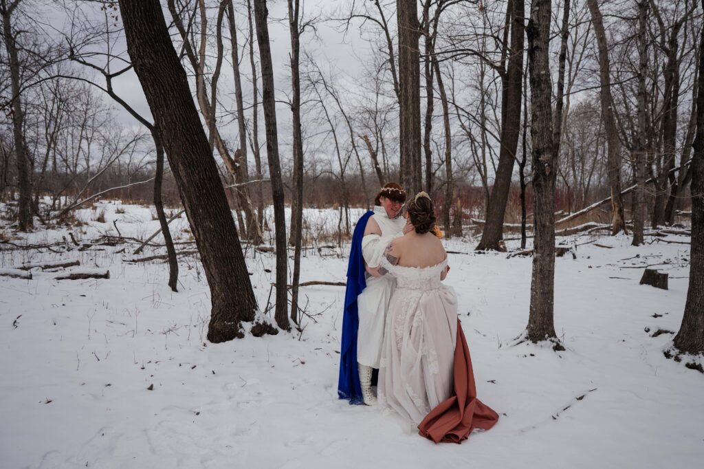 Micro-wedding portraits at Wargo Nature Center in Blaine, Minnesota
